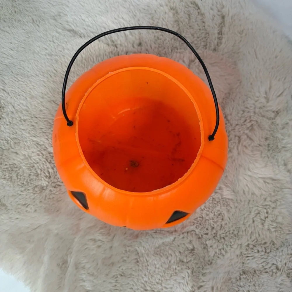 Vintage Blow‎ Mold Orange Pumpkin Halloween Candy Bucket